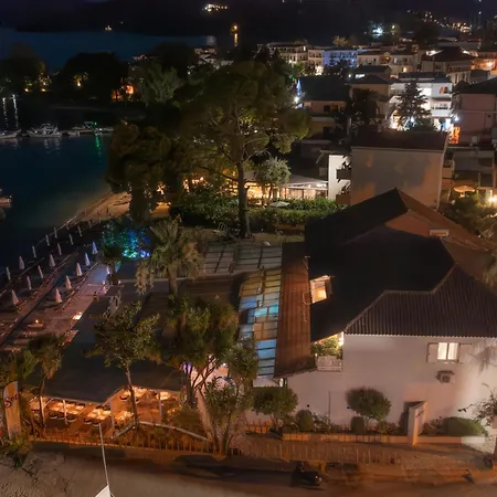 Sailinn House *